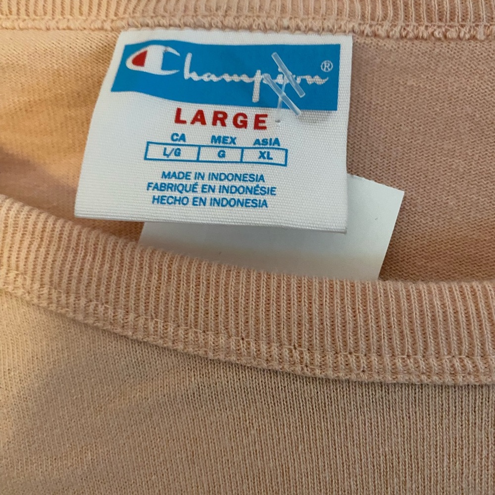 Large Champion cropped Tshirt. Light pink